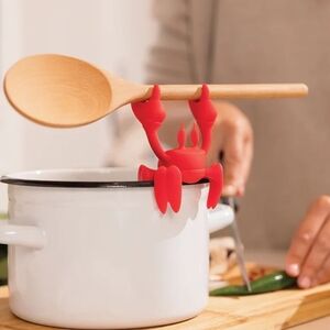 OTOTO Red the Crab Silicone Utensil Rest  Steam Releaser Silicone Spoon Rest NEW